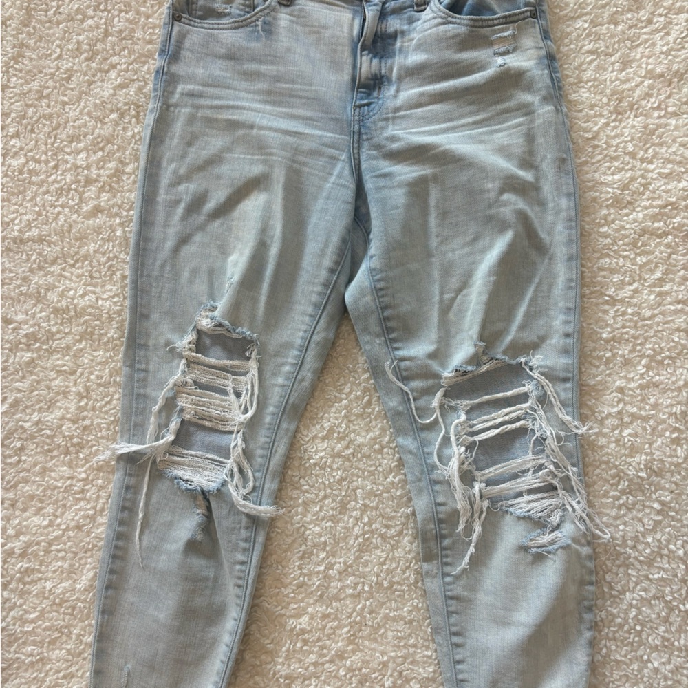 Eunina High Rise Distressed mom Jeans (Light)